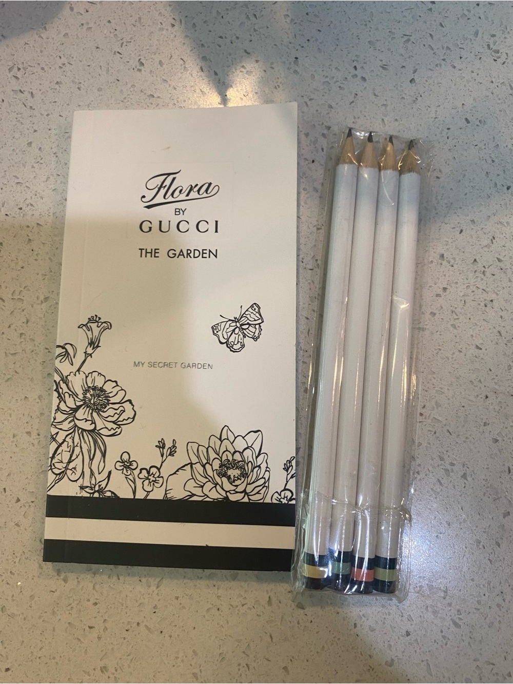 Gucci mini notebook pencil set